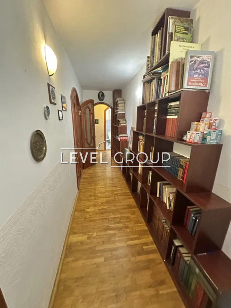 Borys Gmyri St., 1-2