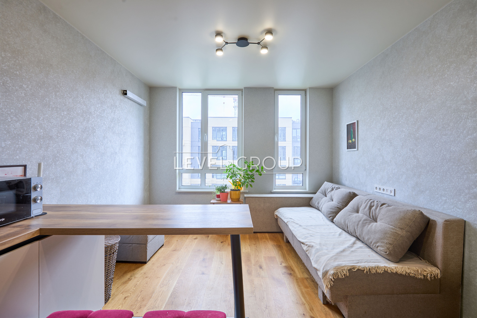 Салютна вул., 2к19