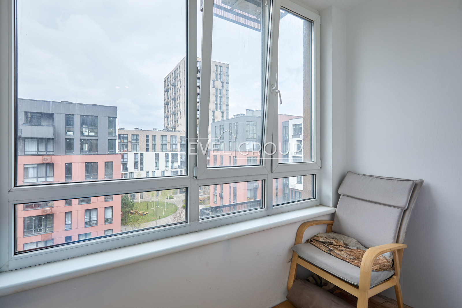 Салютна вул., 2к19