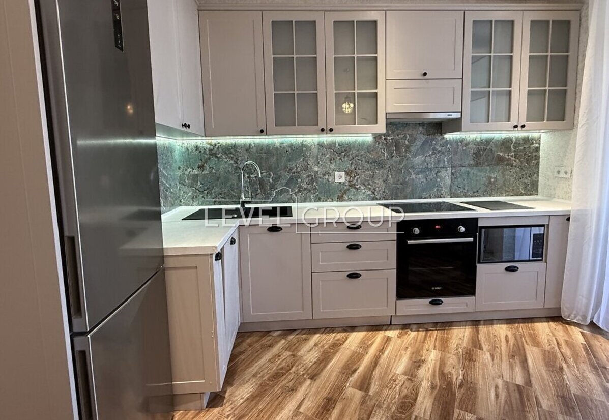 Драгоманова вул., 10