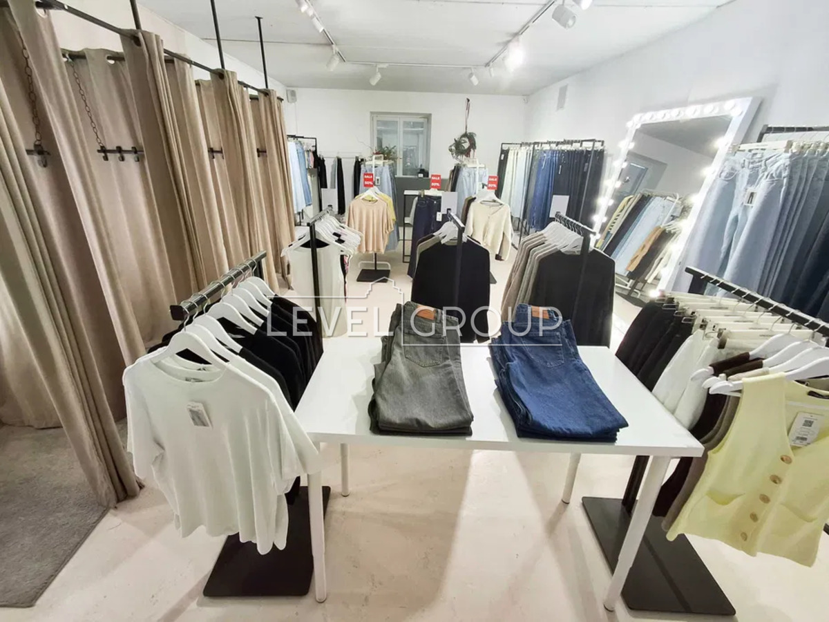 Воздвиженська вул., 48