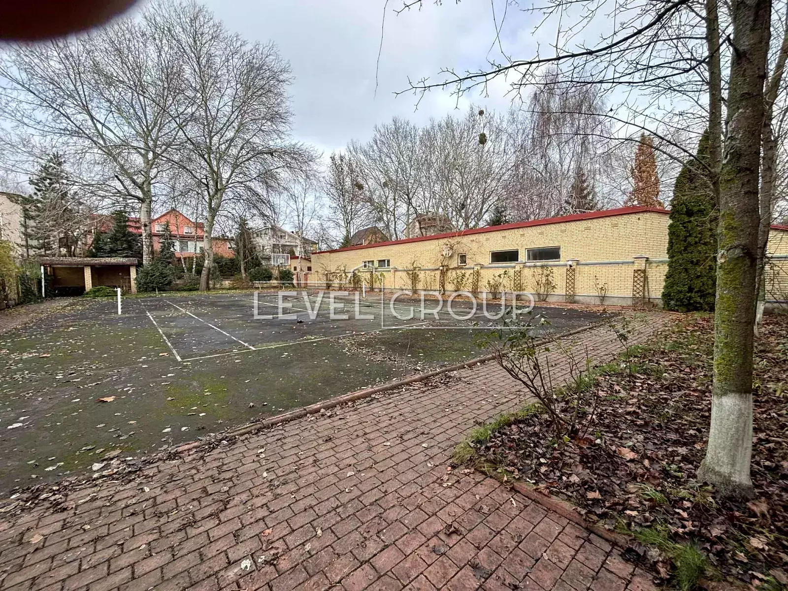 Мистецька вул., 7