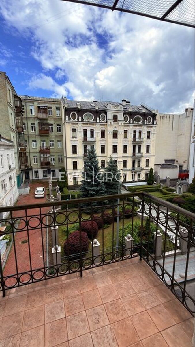 Тараса Шевченка пров., 13/21
