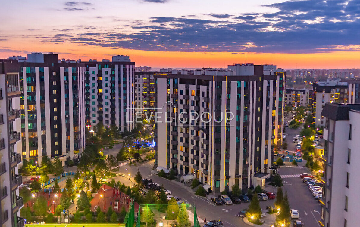 проспект Героїв Небесної Сотні, 14/1