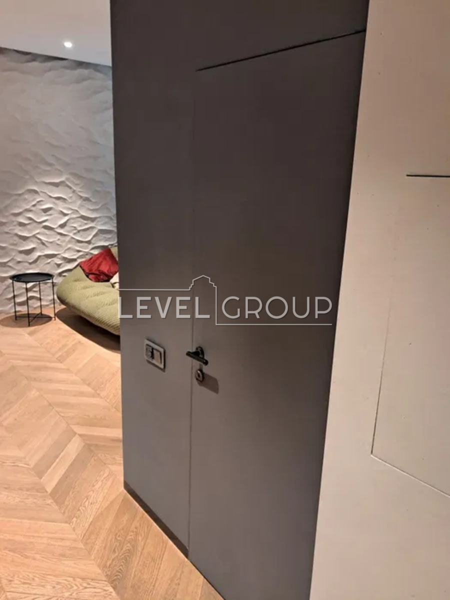 Андрія Верхогляда вул. (Михайла Драгомірова), 5