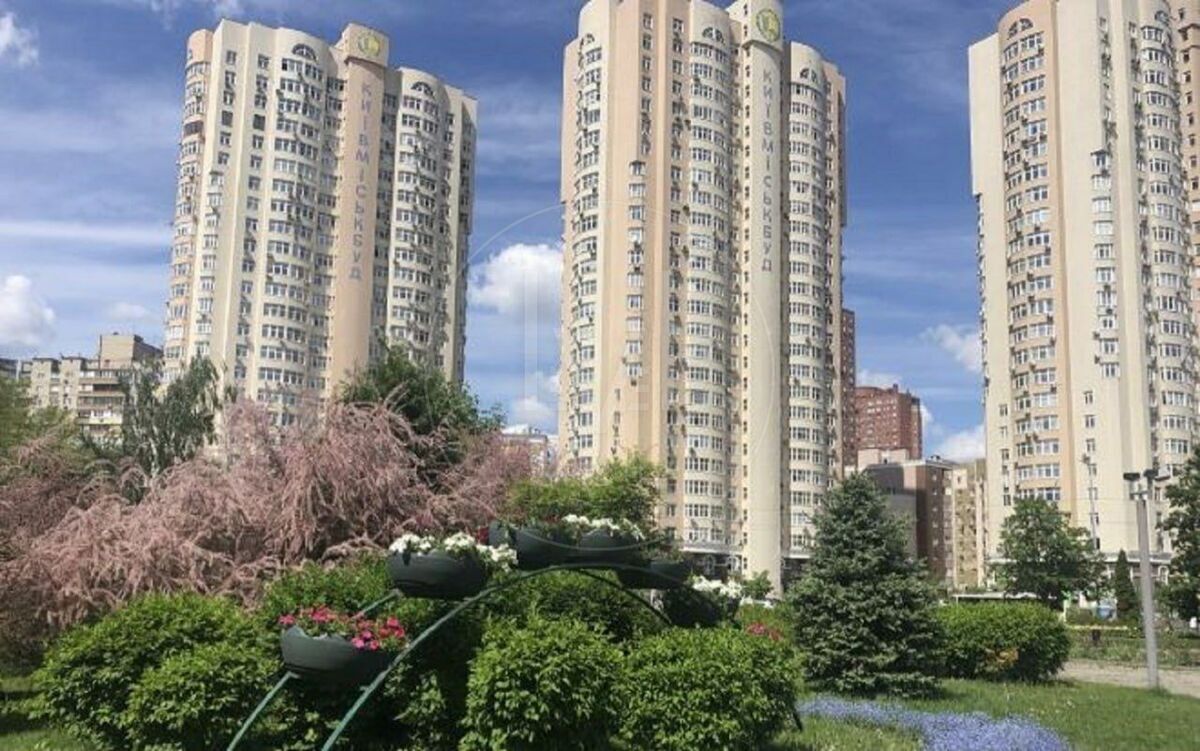 Драгоманова вул., 40ж