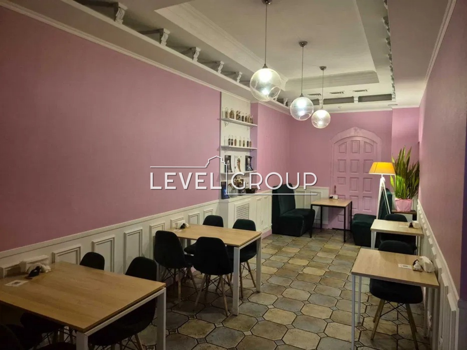 Інститутська вул., 27