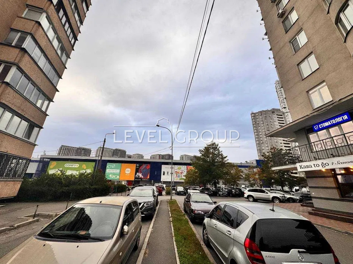 Срібнокільська вул., 22