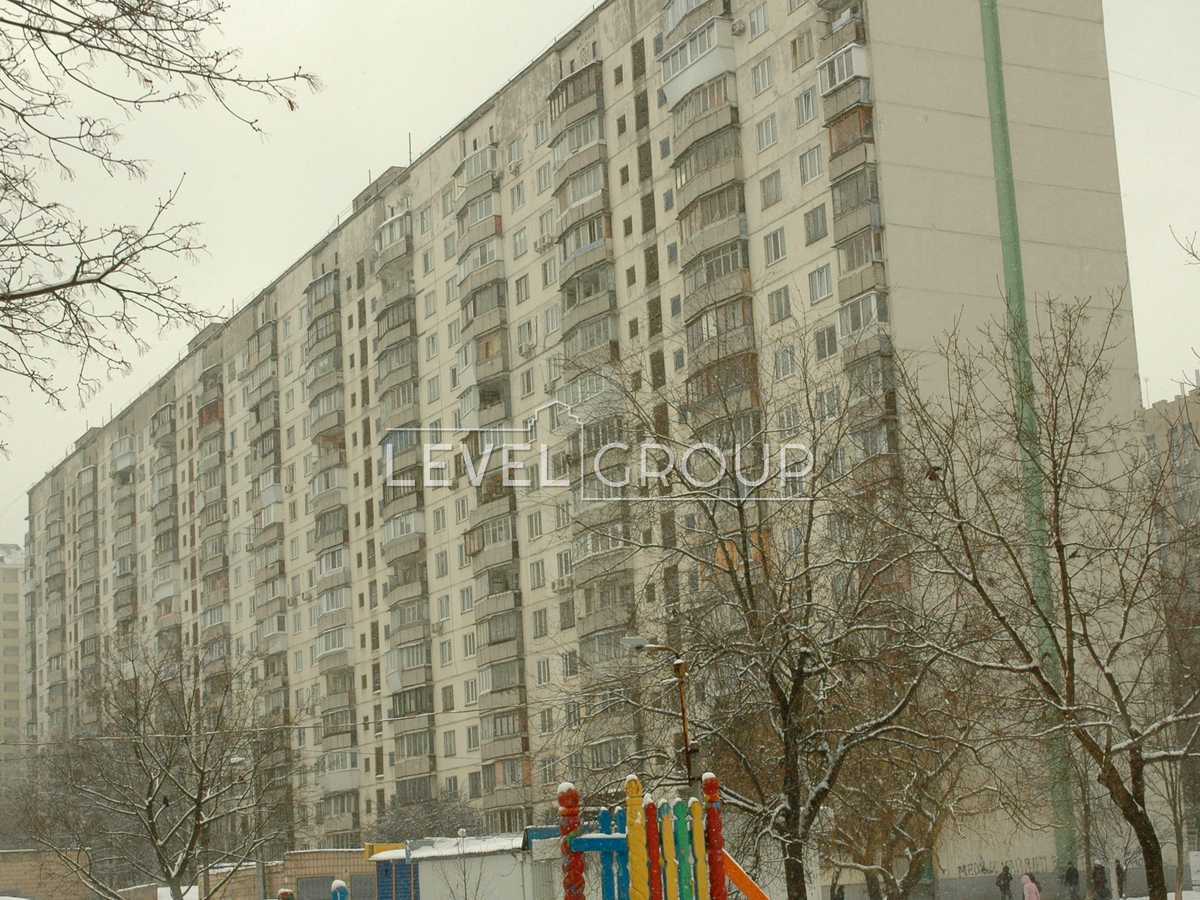 Holosiivskyi Ave. (40th Anniversary of October Avenue), 19
