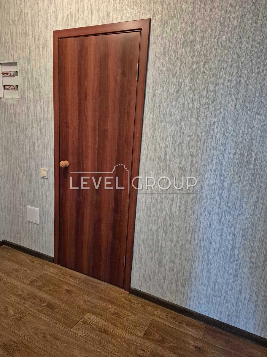 name_en