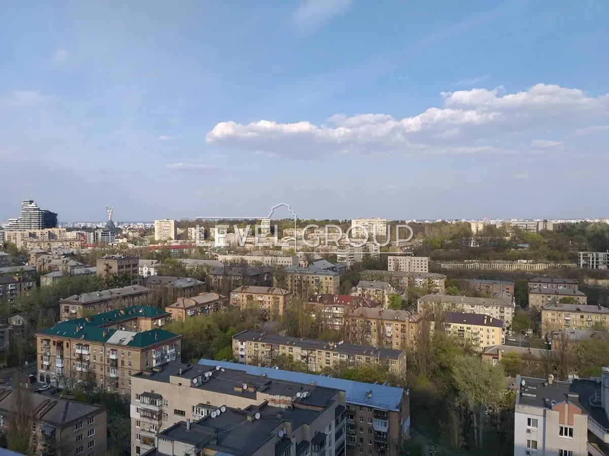 Андрія Верхогляда вул. (Михайла Драгомірова), 2А