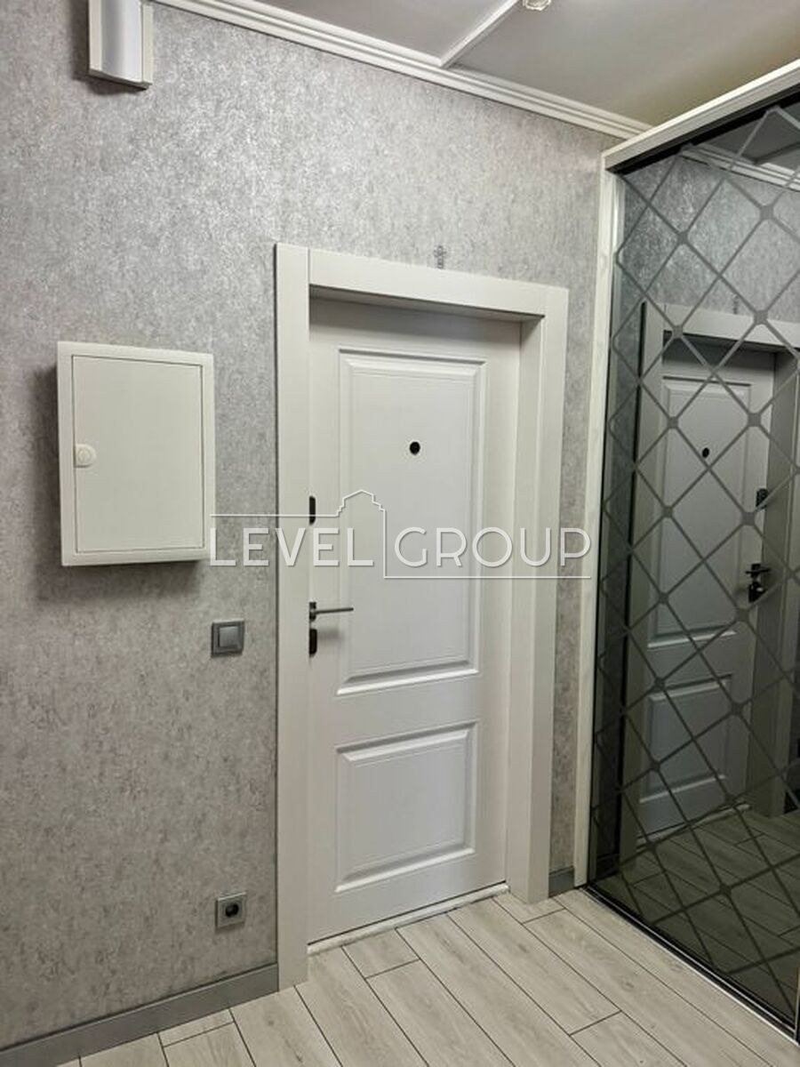 Бориса Гмирі вул., 16а