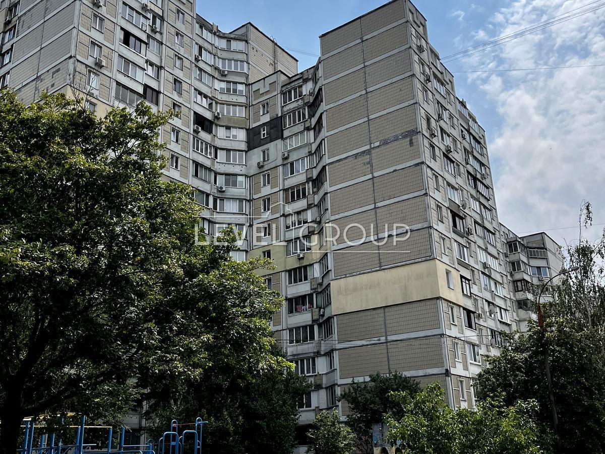 Підлісна вул., 6