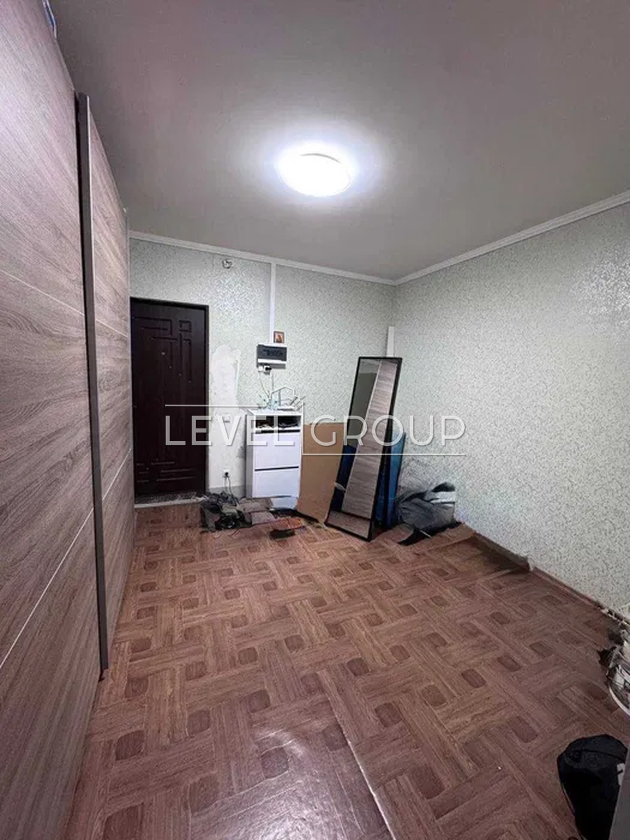 Академіка Глушкова вул., 9Є