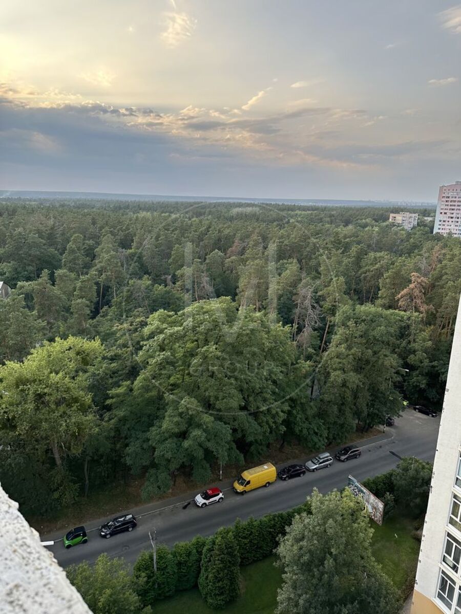 Лобановського, 9