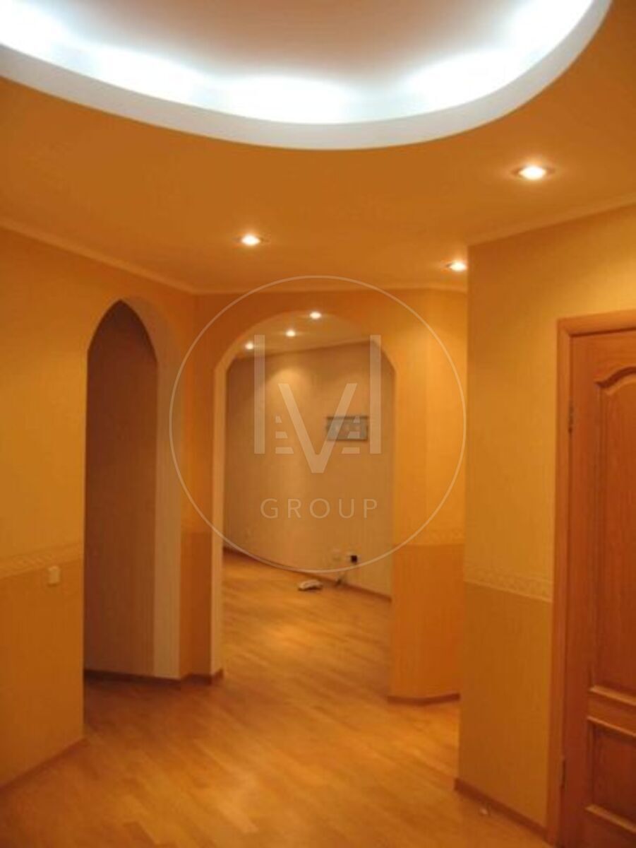 Raisy Okipnoy St., 4