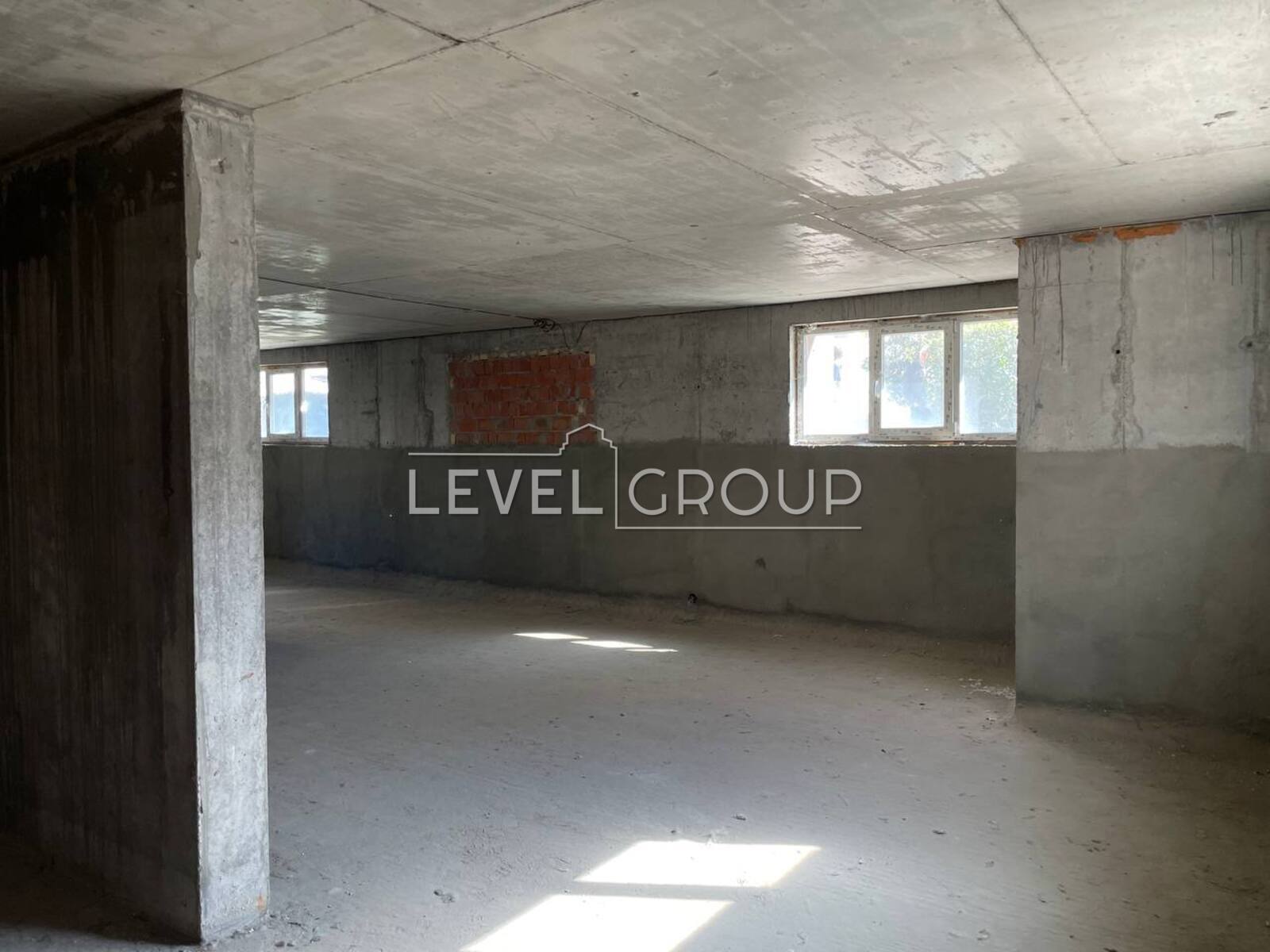 вул. Першотравнева, 23