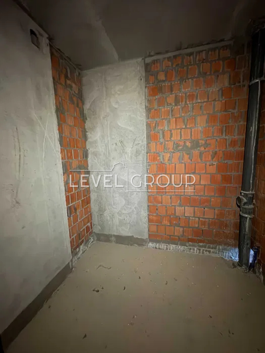 Квітки Цісик вул. (Гамарника), 32