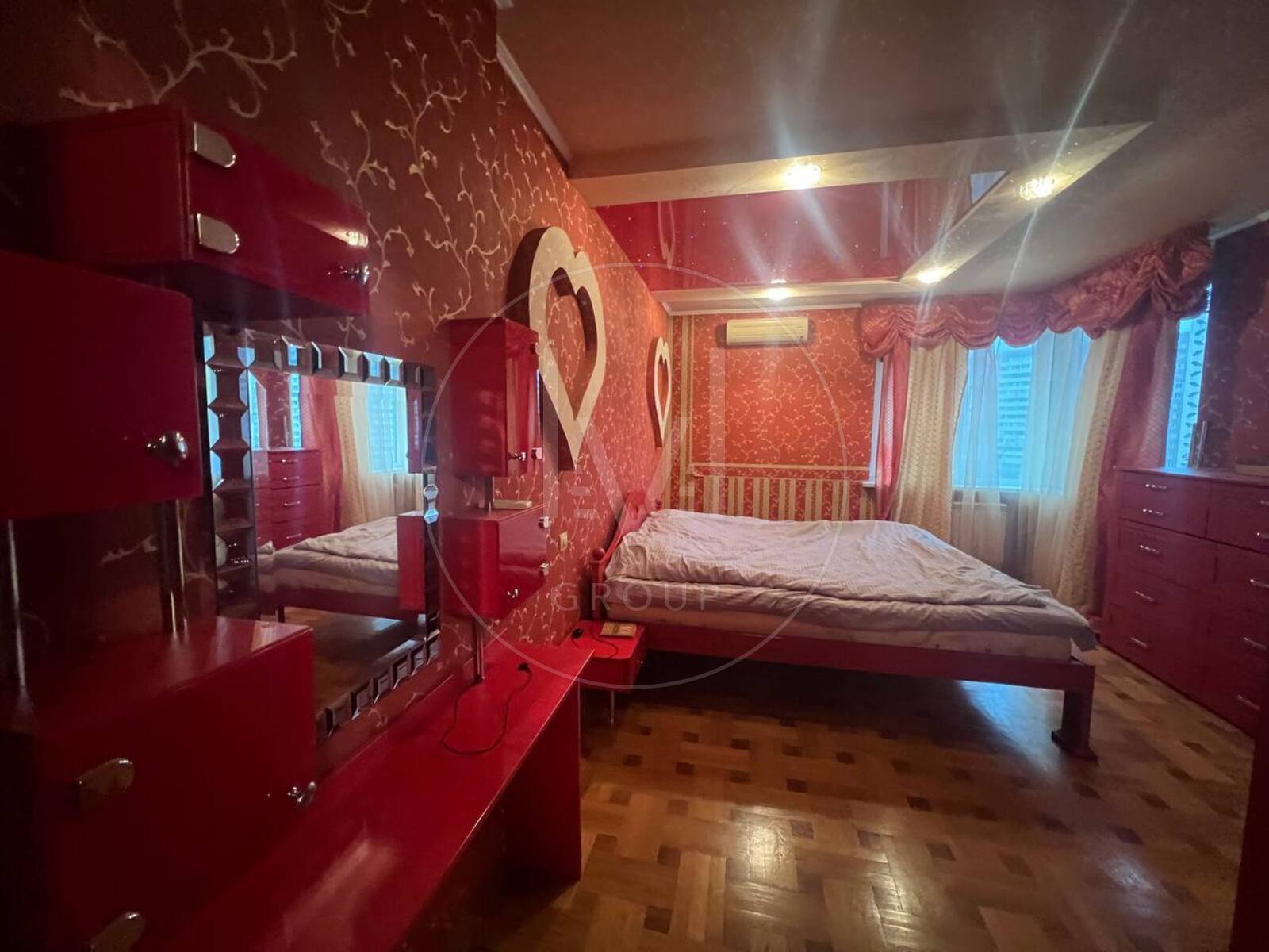 Петра Григоренка просп., 28