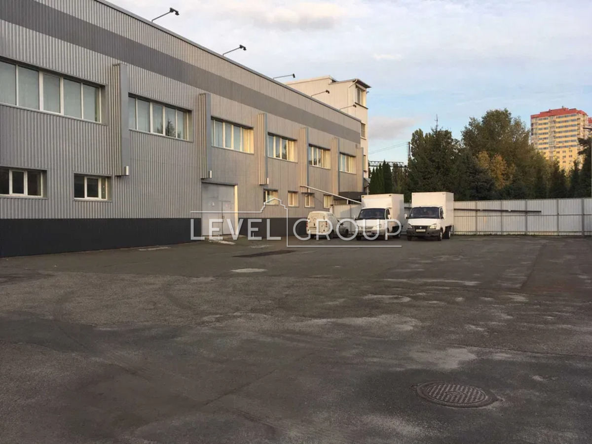 Бориспільська вул., 19
