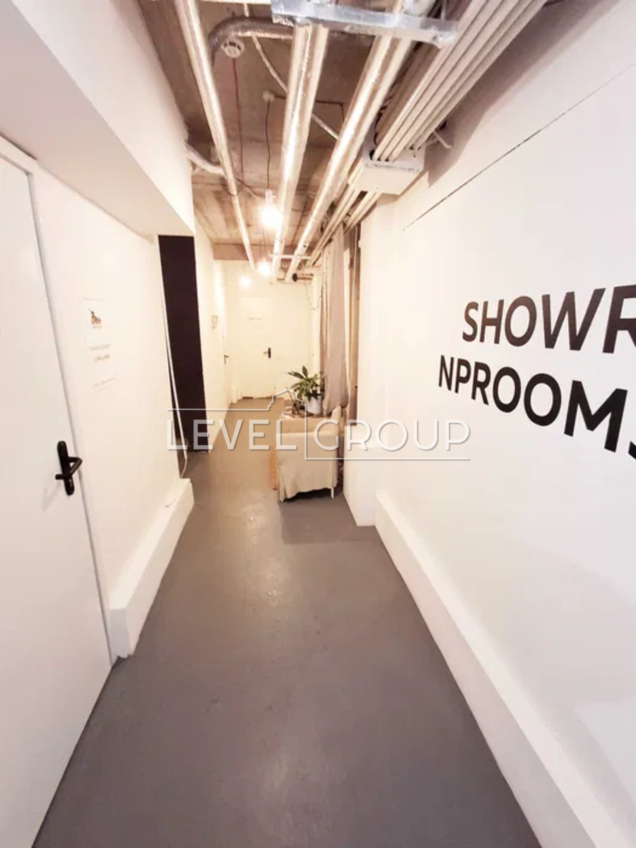 Воздвиженська вул., 48