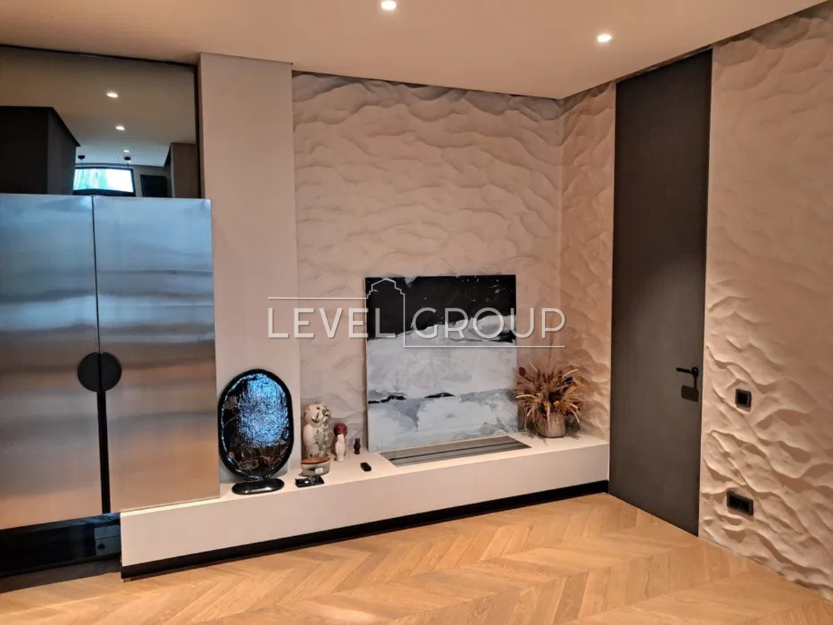 Андрія Верхогляда вул. (Михайла Драгомірова), 5