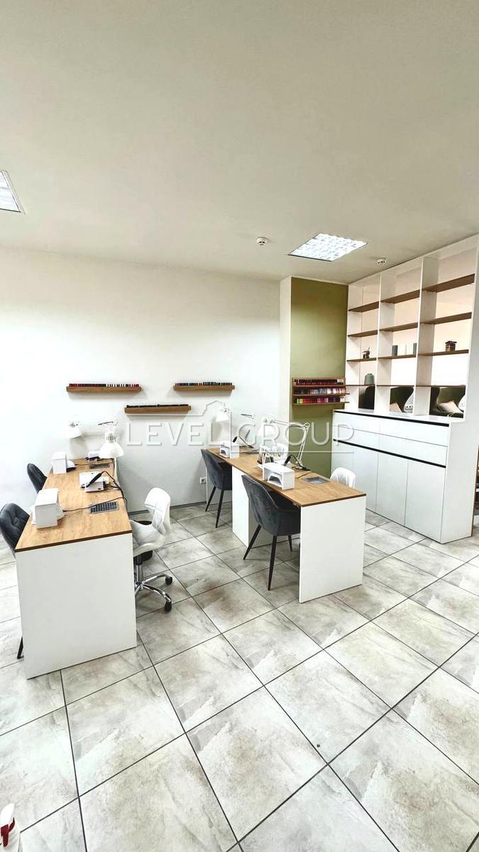 Федора Ернста вул., 16б