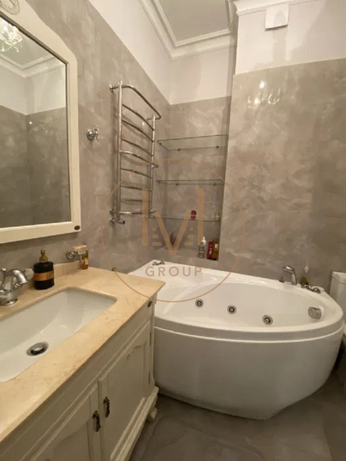 Lesi Ukrainky Blvd., 7V