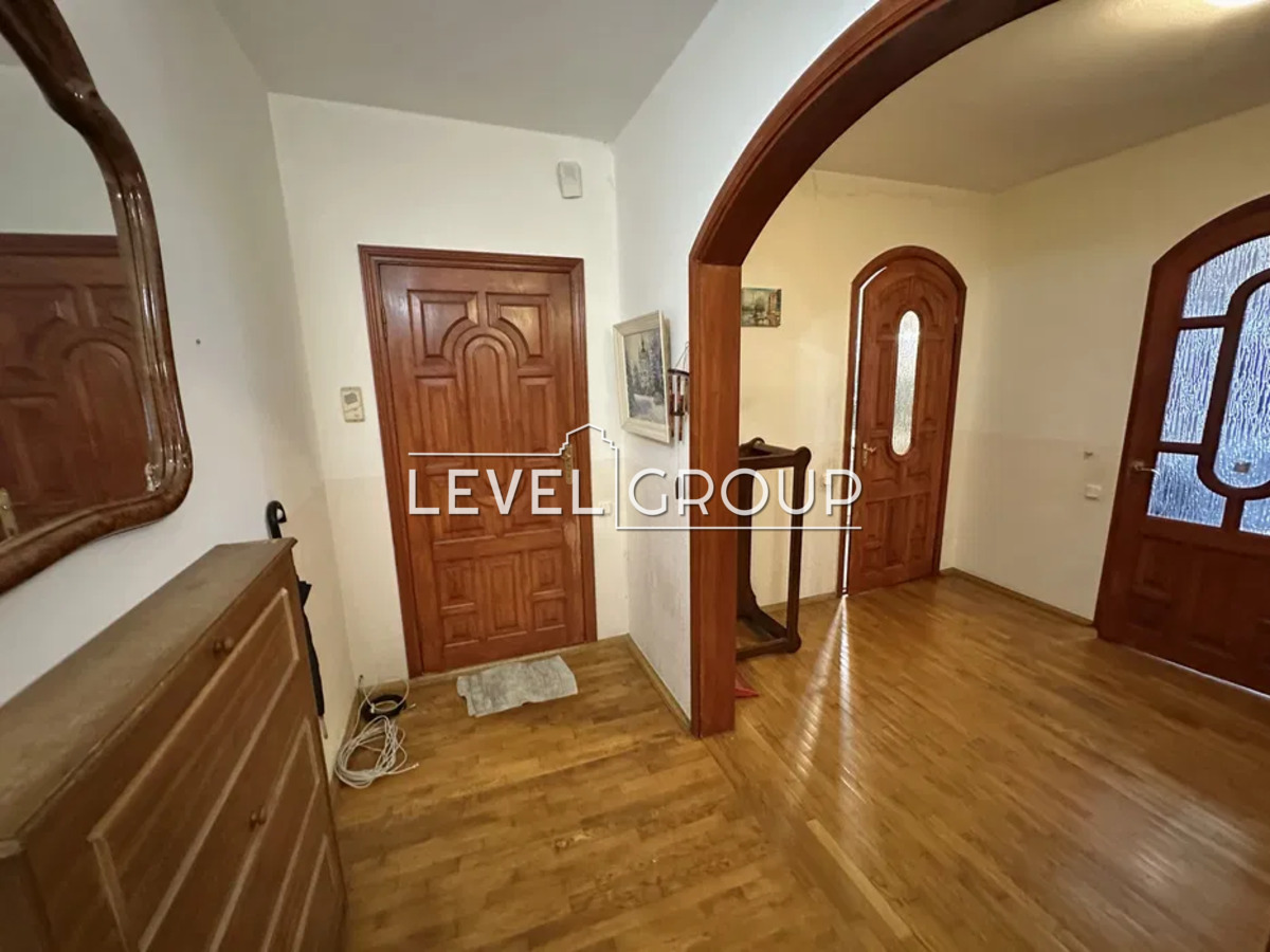 Borys Gmyri St., 1-2