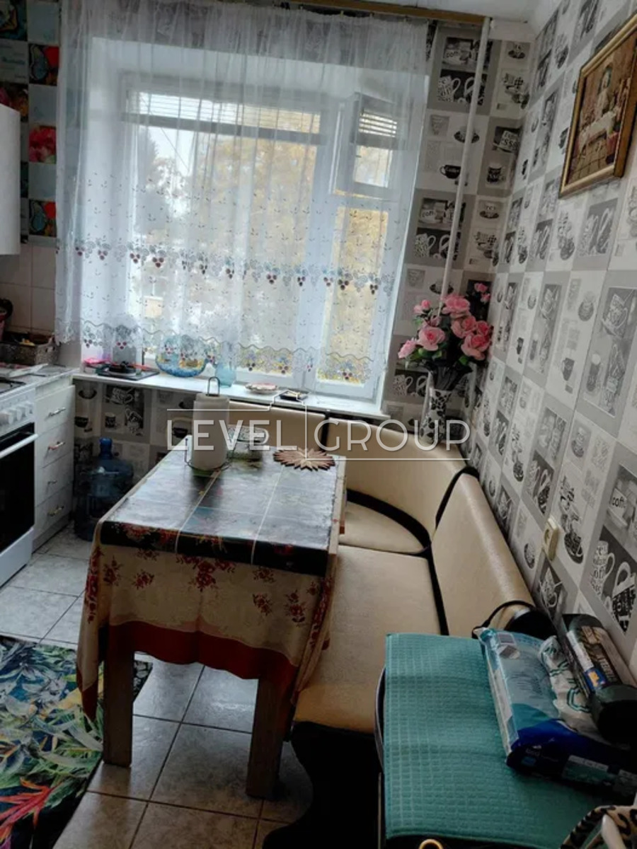 Європейська вул., 43