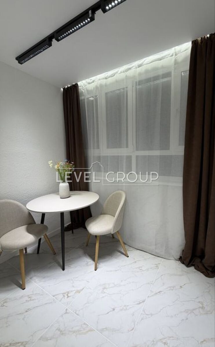 Vasyl Symonenko St., 105