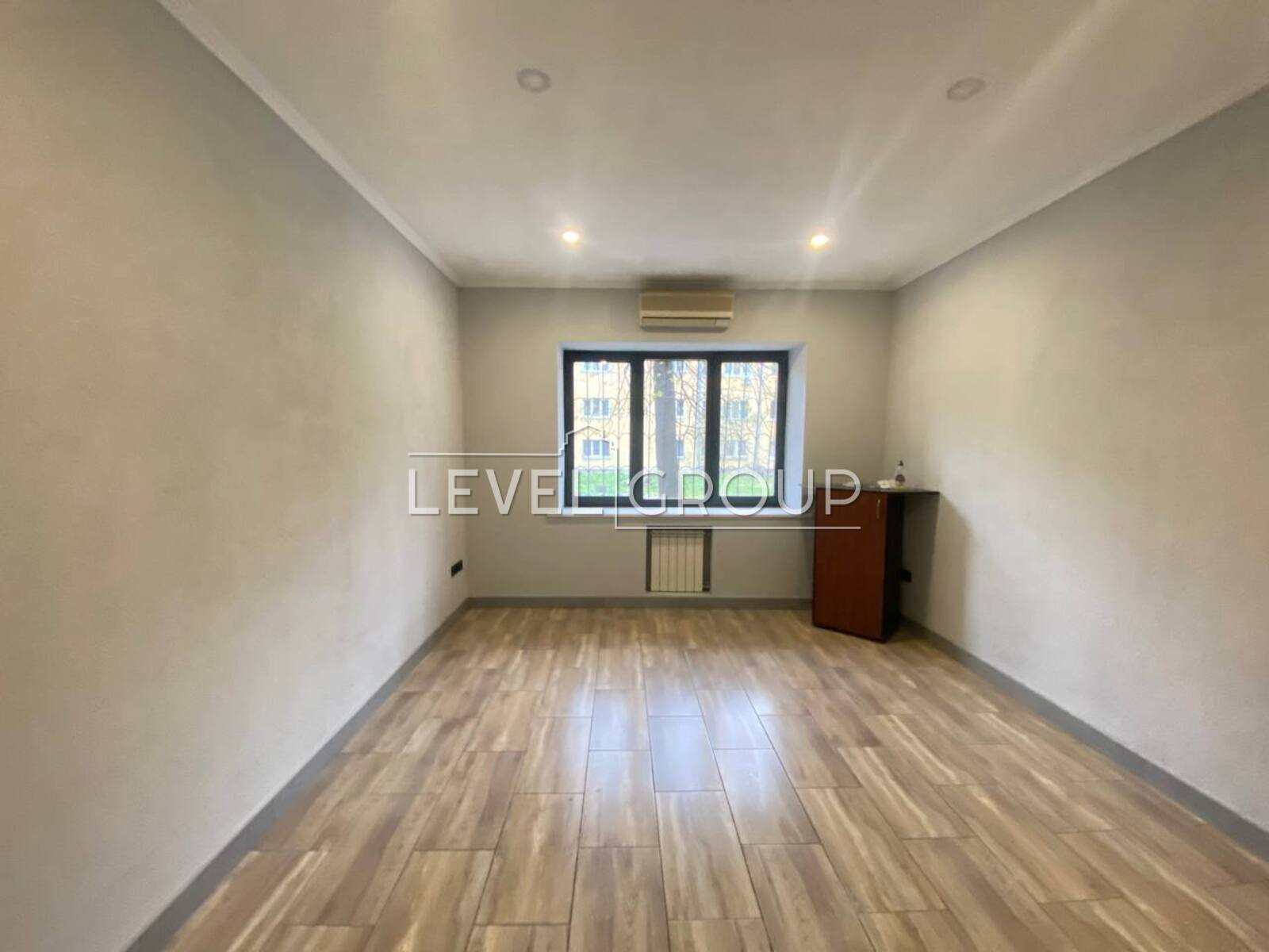 Вузівська вул., 4