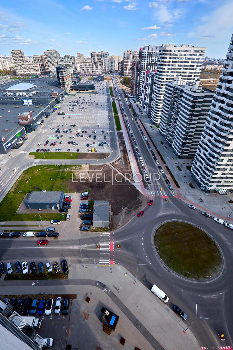 Олександра Олеся вул., 8/17