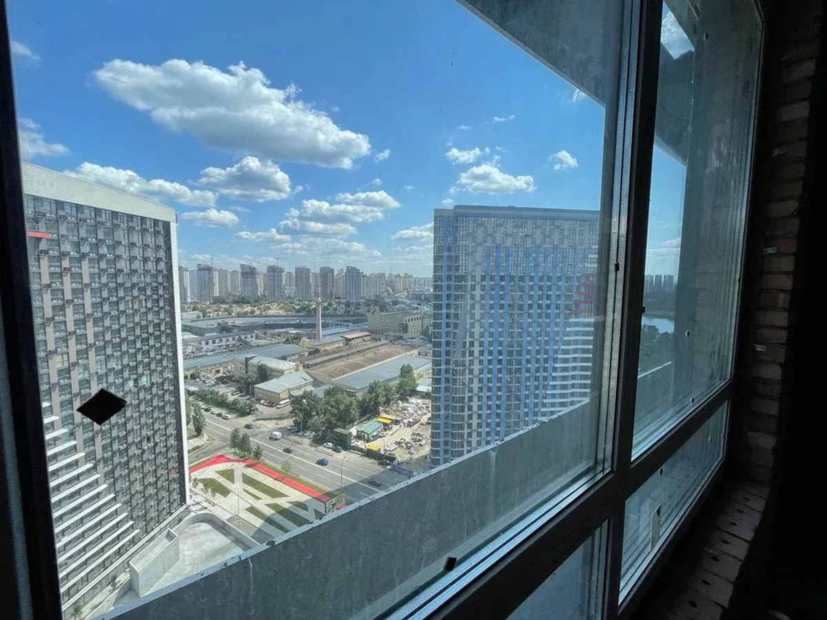 Причальна вул., 12