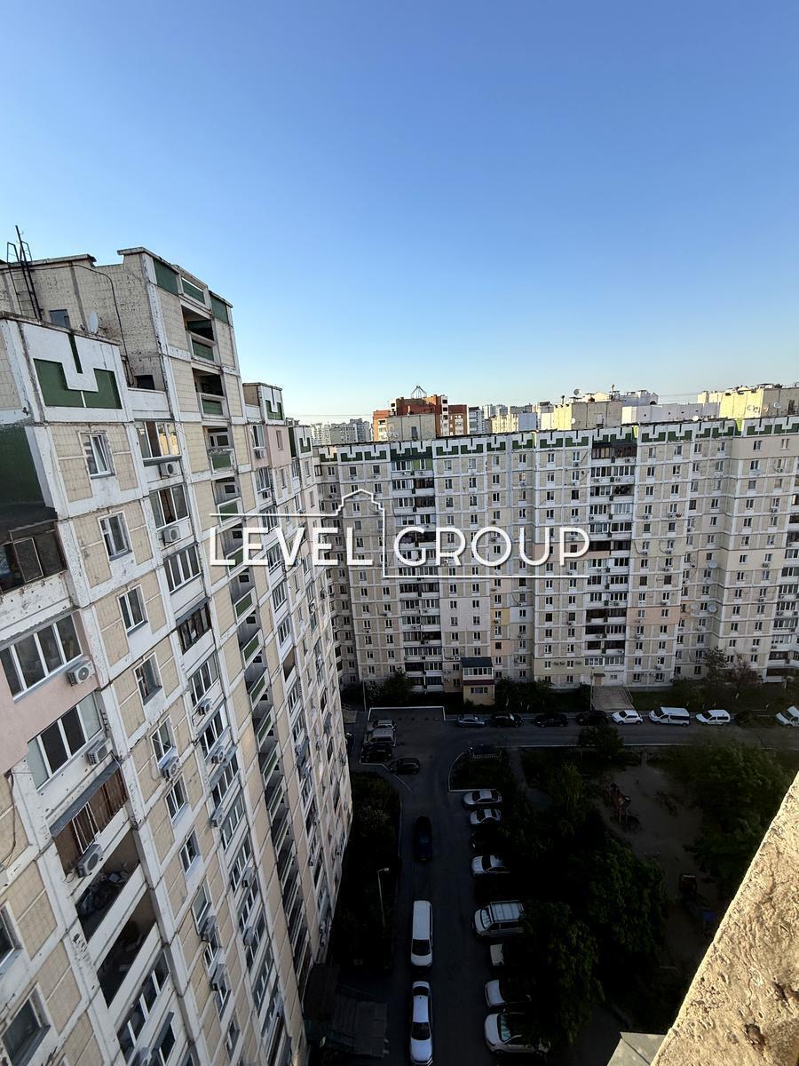 Вишняківська вул., 7б