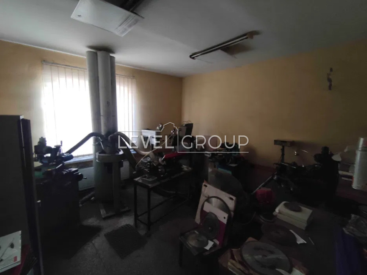 Зрошувальна вул., 5