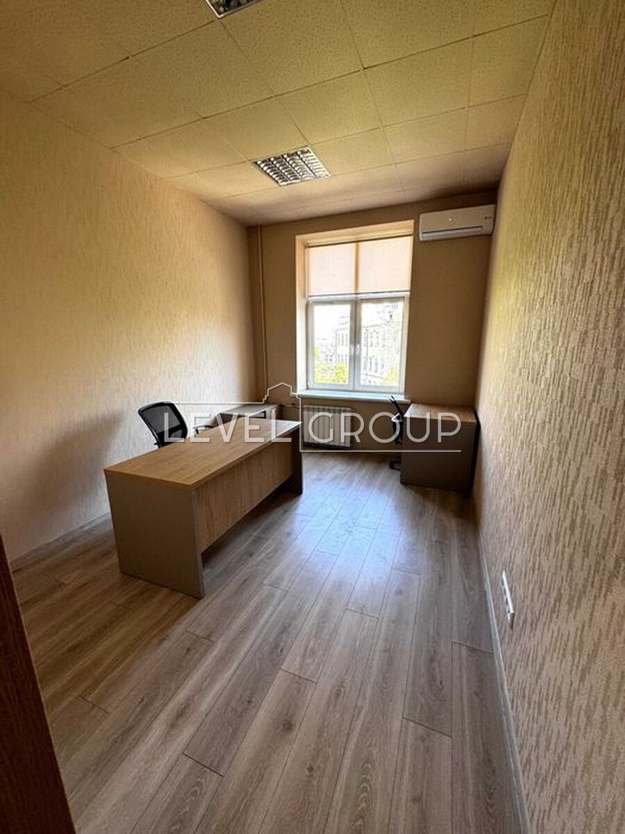 Олександра Кониського вул. (Тургенєвська), 82