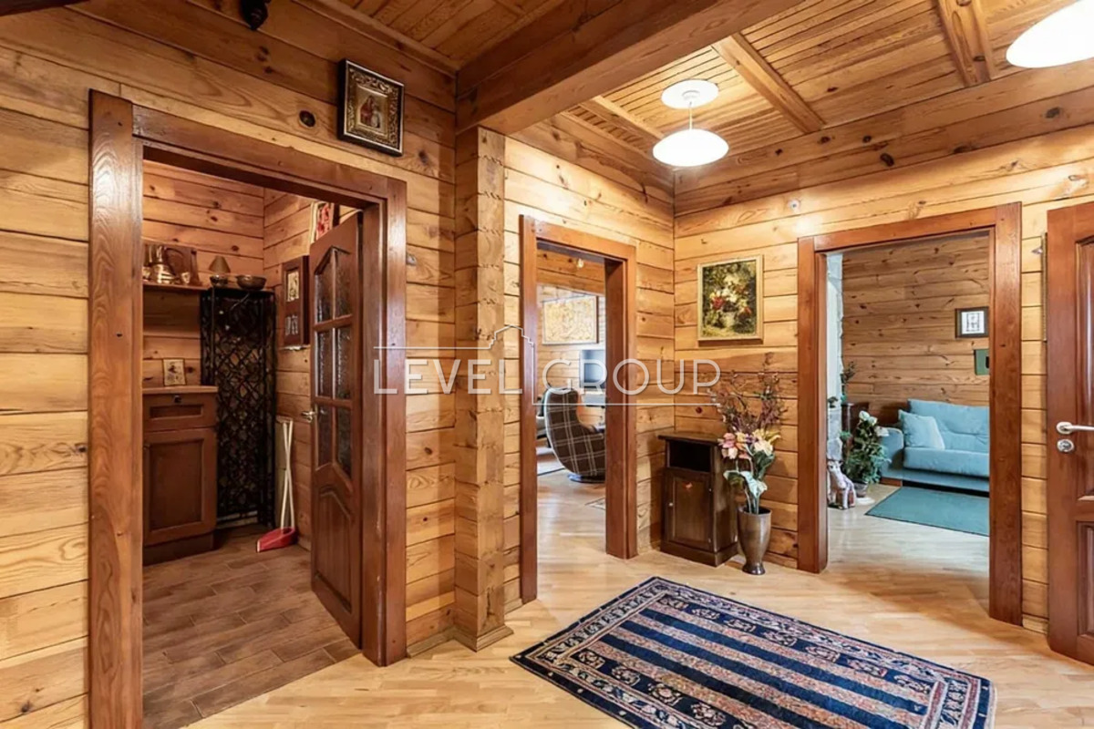 Авгурівська, 125