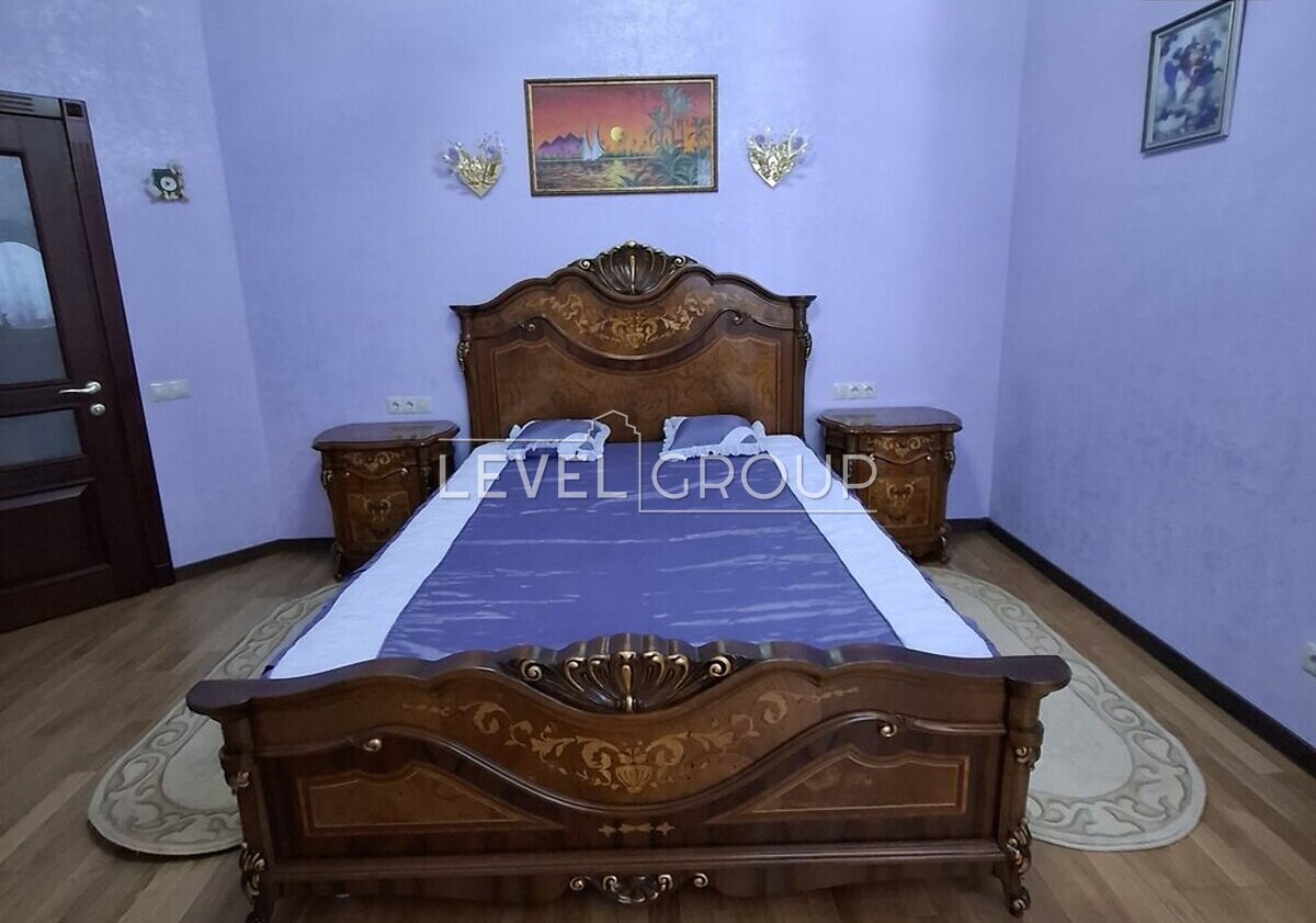 Yevhen Konovalets St. (Shchorsa), 44A