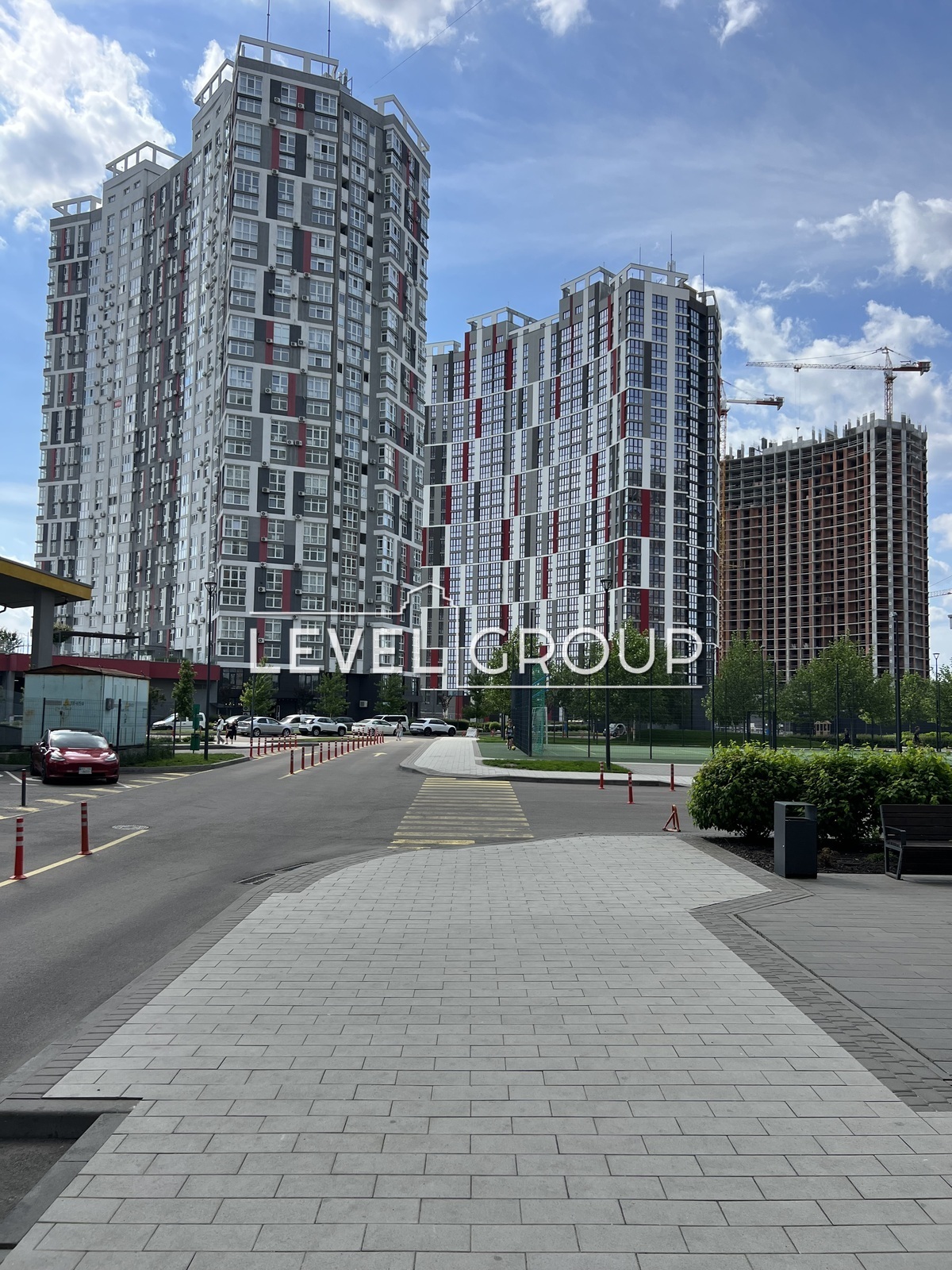 Микільсько-Слобідська вул., 10