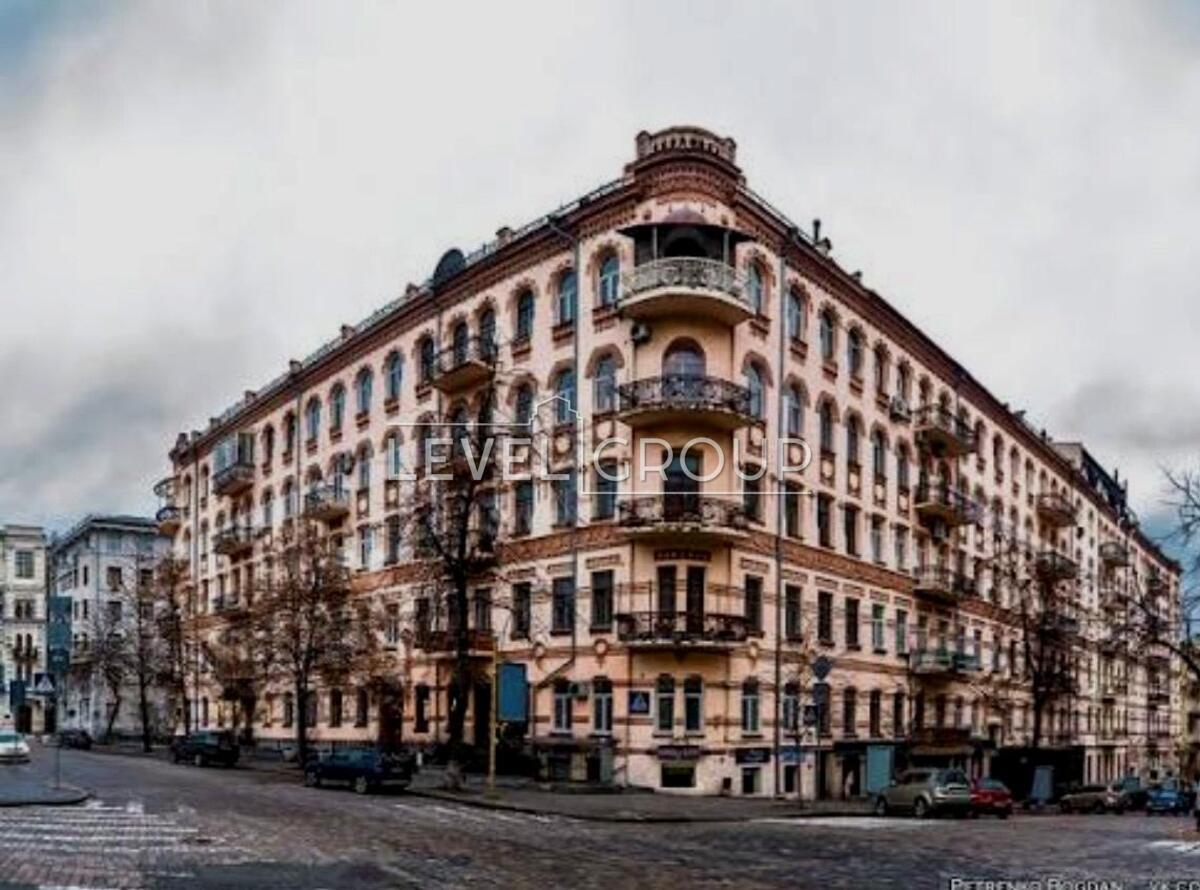 Богдана Ступки (Станіславського), 3