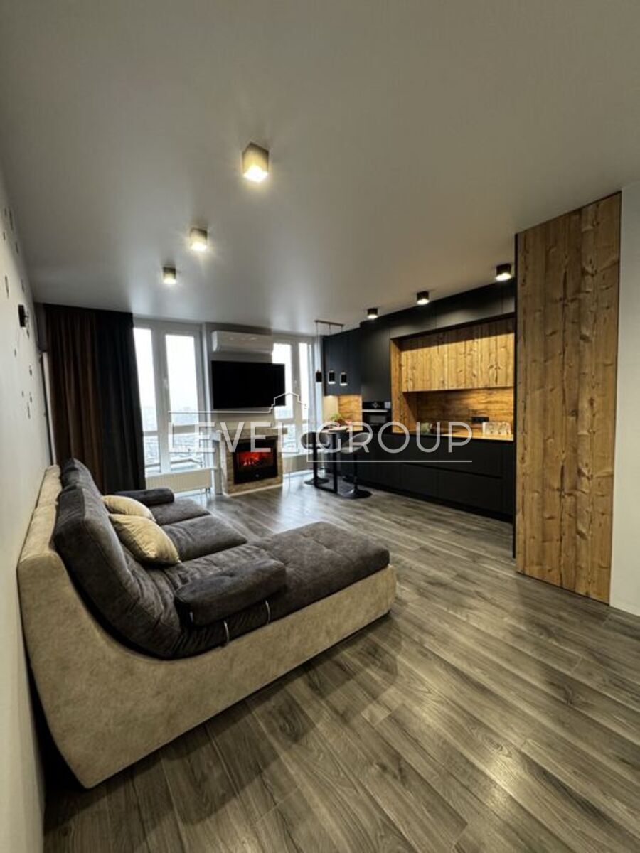 Всеволода Змієнка вул., 21