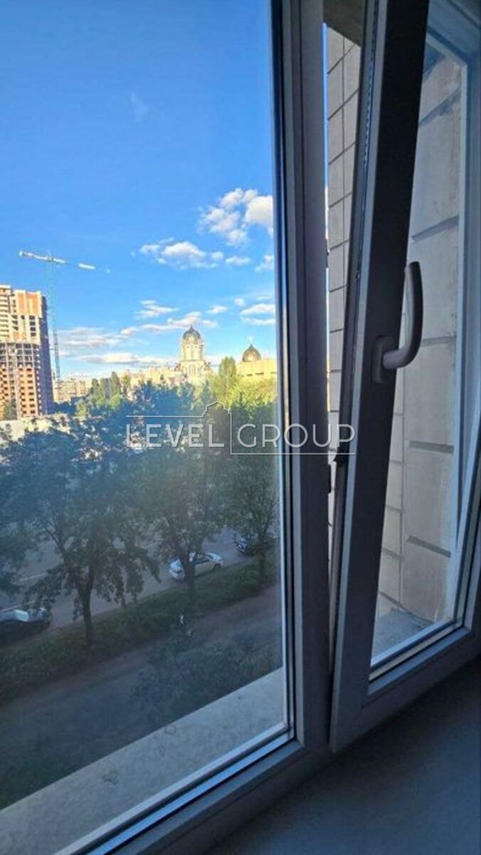 Архітектора Вербицького вул., 8