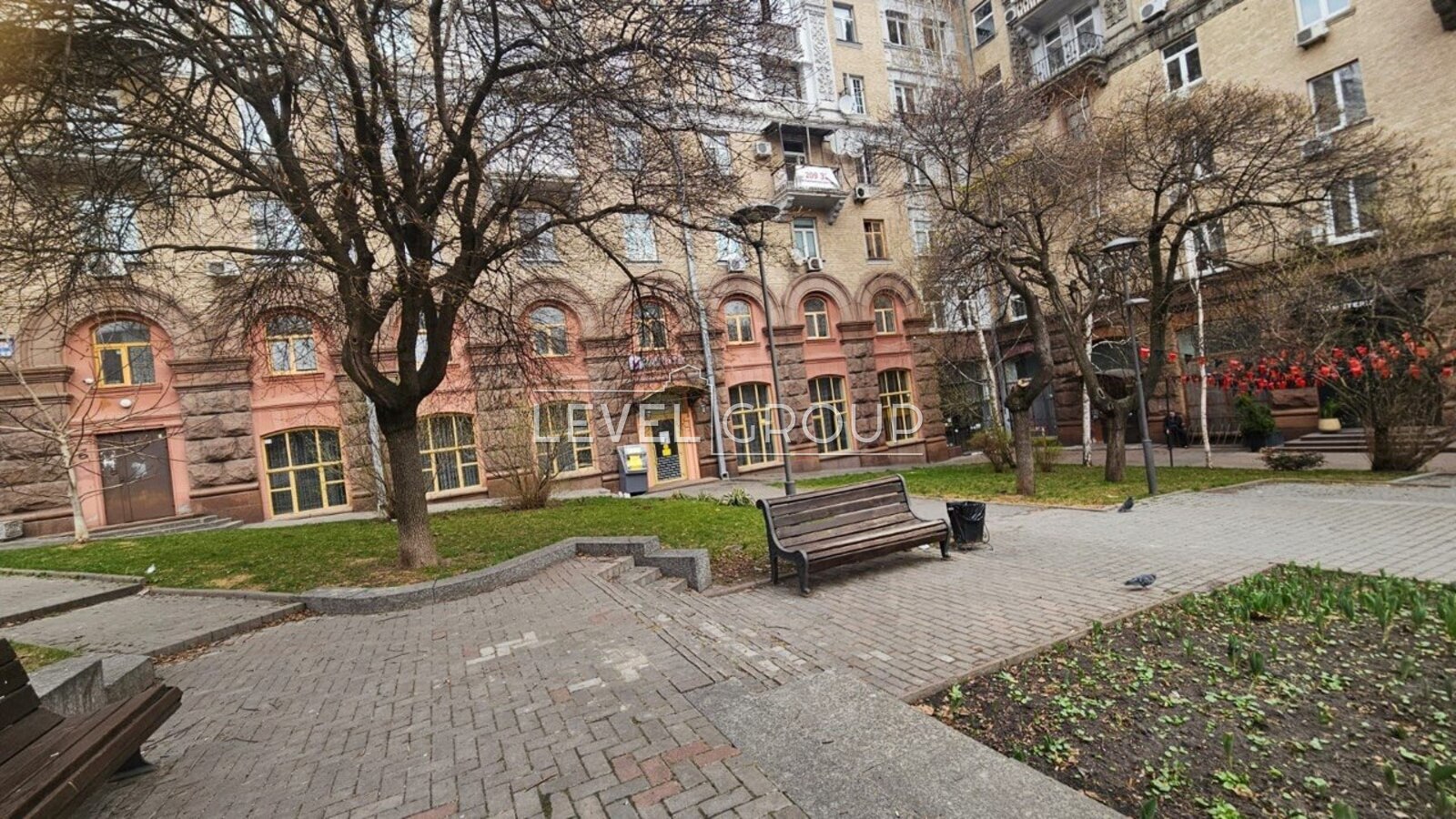 Прорізна вул., 6