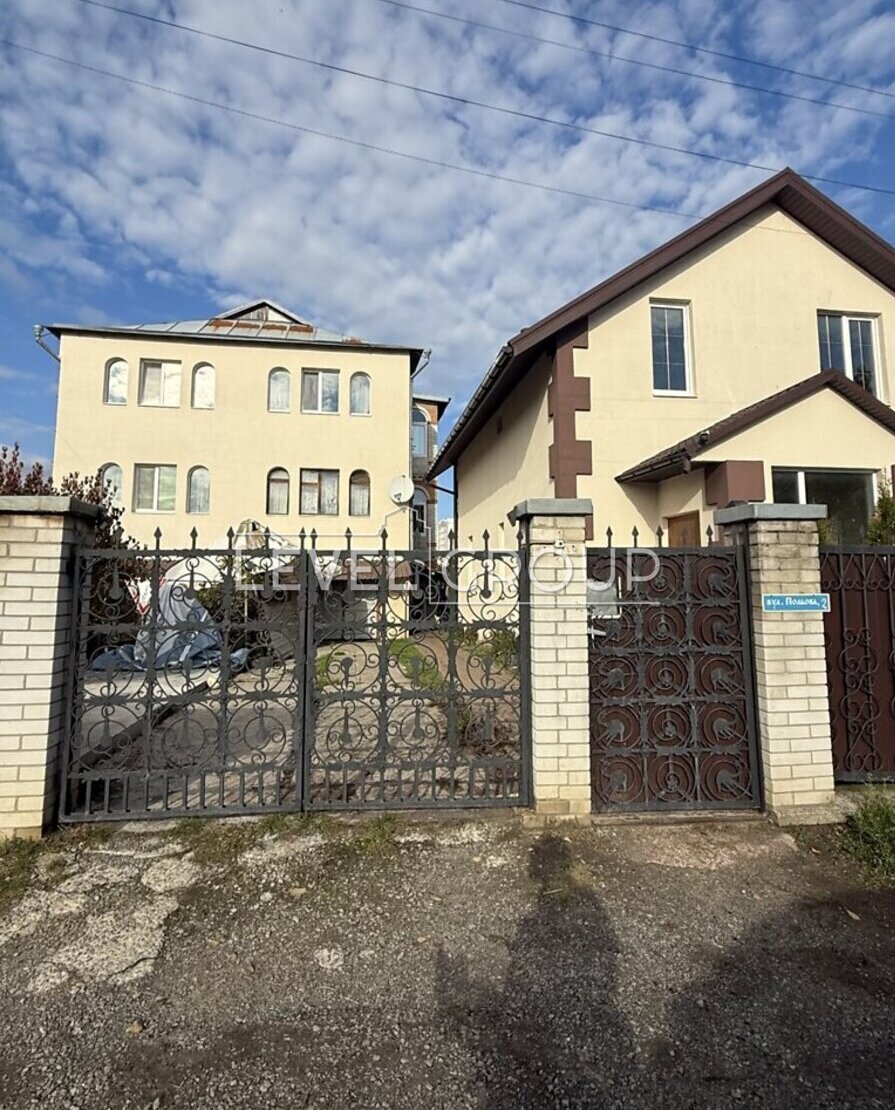 Польова вул., 2