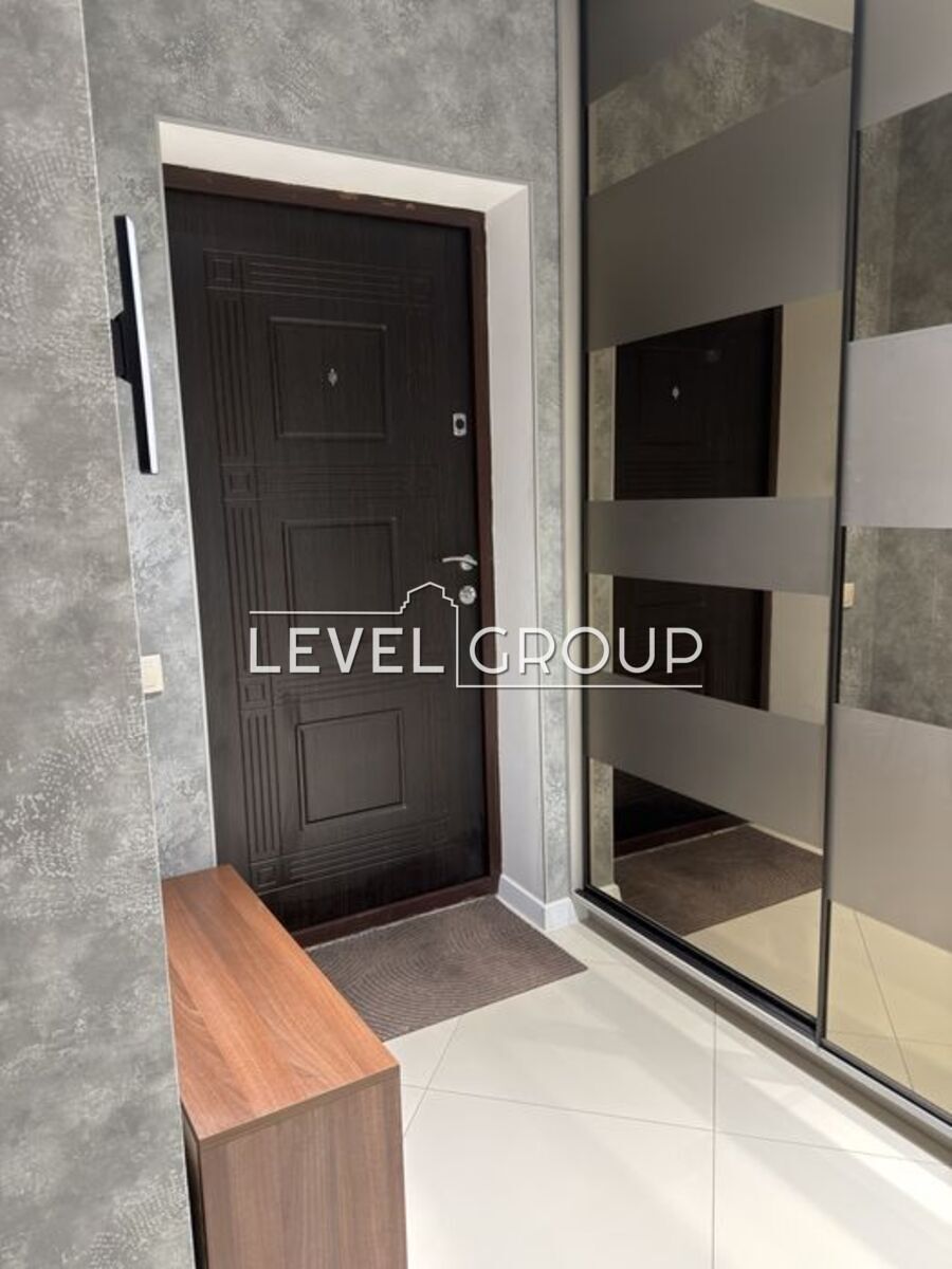 вул. Першотравнева, 24 в