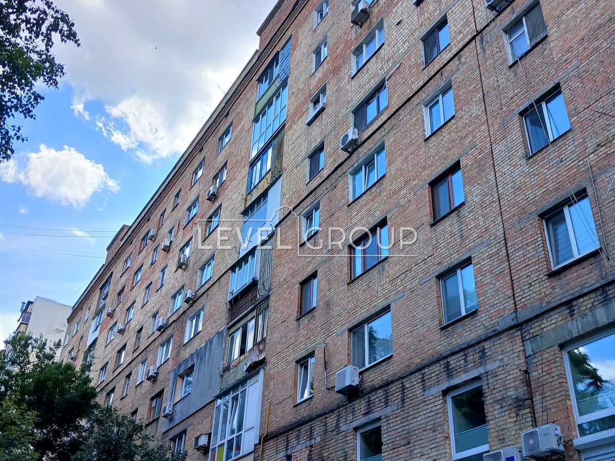 Lesia Ukrainka Blvd., 3