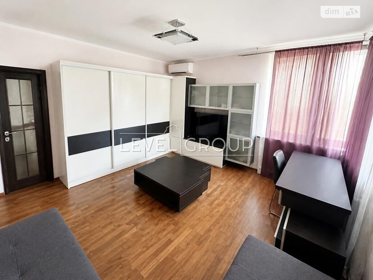 Chokolivskyi Blvd., 42A
