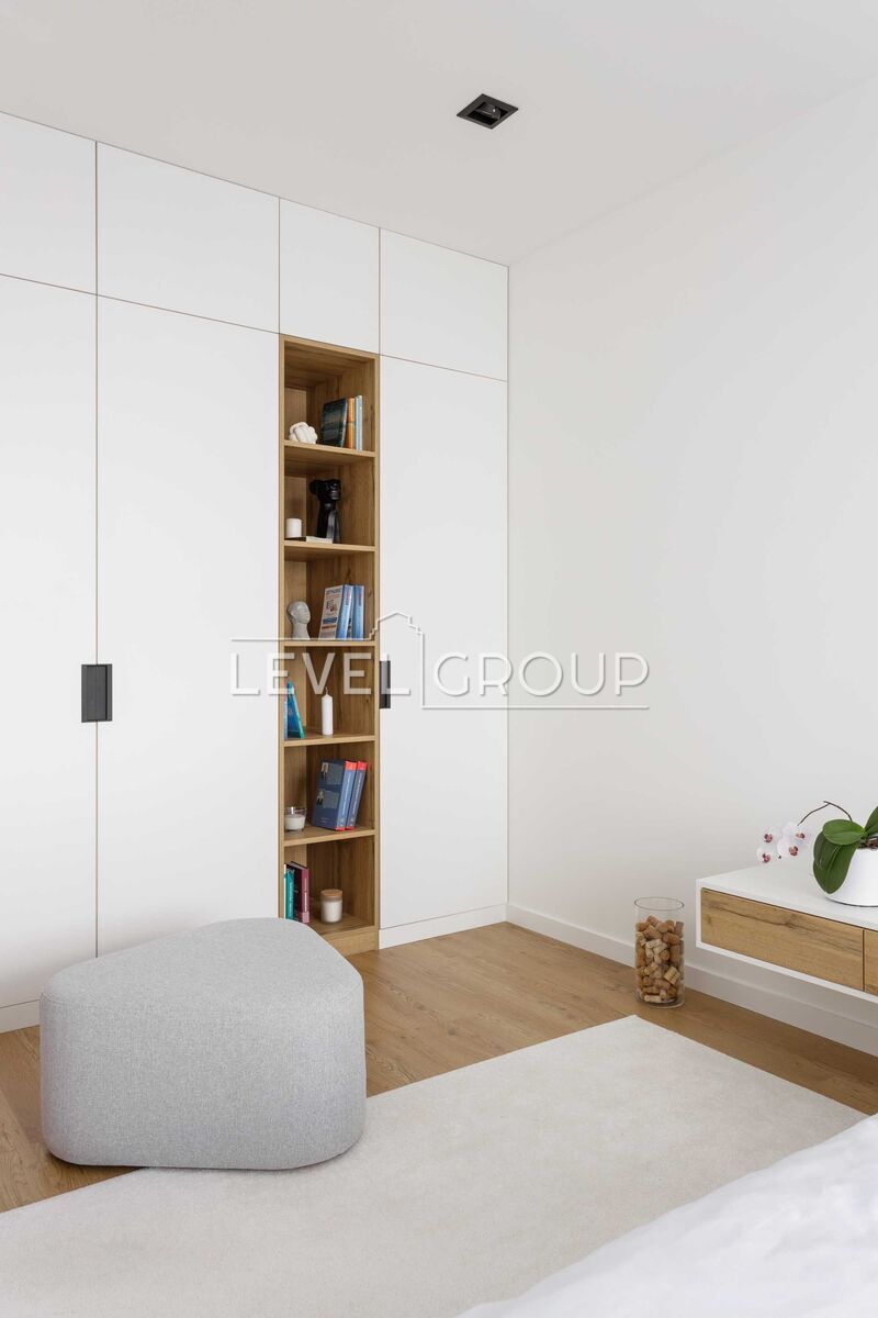 оптимістична, 1