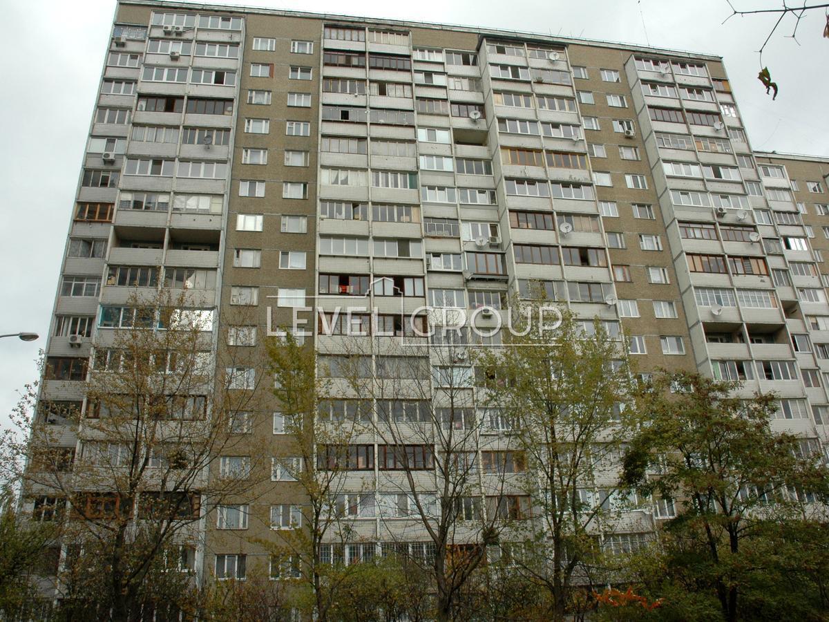 European Union Ave. (Pravdy), 8A